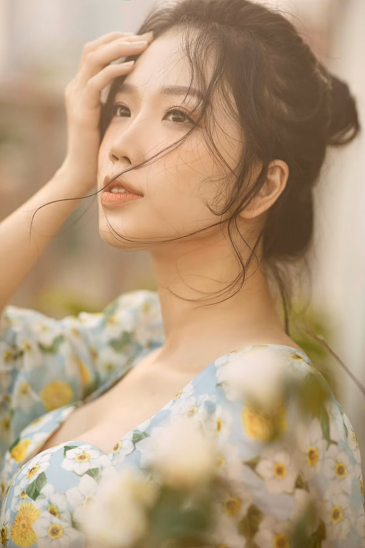 Nữ MC thường xuyên đăng tải nhiều hình ảnh đời thường đẹp rạng rỡ khiến cư dân mạng xốn xang.