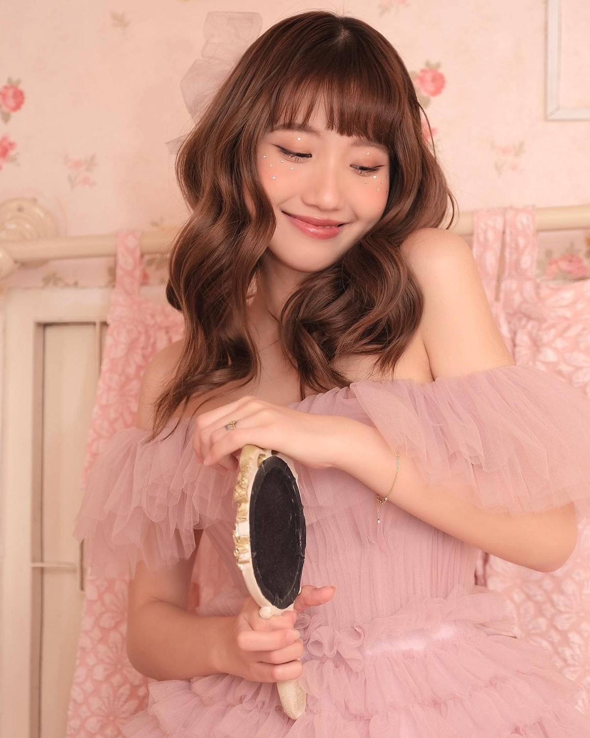 Những suy đoán hiện tại chỉ đến từ cộng đồng mạng, còn phía Bụt và hot TikToker Khánh Huyền chưa lên tiếng chính thức.