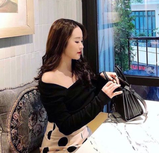 Dù là cặp vợ chồng nổi tiếng trong làng bóng nhưng Xuân Trường và Nhuệ Giang lại cực kì kín tiếng.