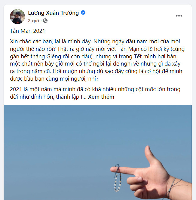 Vào tối ngày 23/2, tiền vệ Xuân Trường đã chia sẻ bài viết khá dài lên Facebook cá nhân, nội dung tổng hợp những cột mốc quan trong của nam cầu thủ trong năm 2021. Tuy nhiên điều khiến khán giả chú ý nhất chính là thông tin vợ Lương Xuân Trường đang mang thai, chàng cầu thủ hạnh phúc chuẩn bị đón con gái đầu lòng.