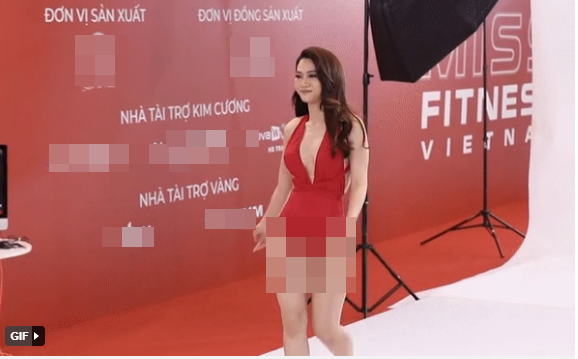 Ở vòng bikini, hot girl TikTok đã chia sẻ: "Số đo hiện tại của mình là 86 - 59 - 93. Vì ghi hình nên sẽ không thể photoshop được và đây là vóc dáng hiện tại của mình".