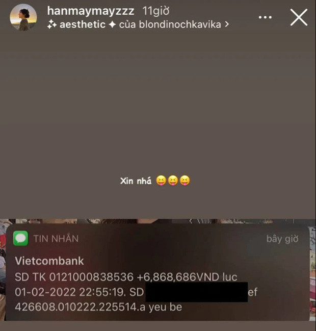 Trước đó Hoàng Đức cũng chuyển khoản cho bạn gái số tiền 6.868.686 đồng để mừng tuổi. Kèm theo số tiền, cầu thủ CLB Viettel nhắn nhủ ngắn gọn nhưng ngọt lịm: "Anh yêu bé".