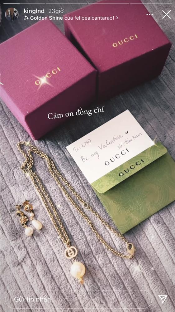 Mở đầu cho màn "phát cẩu lương" ngày Valentine phải kể đến nữ streamer Linh Ngọc Đàm. Dù chưa công khai tình cảm nhưng qua nhiều lần lộ "hint" netizen chắc như đinh đóng cột cô đã là hoa có chủ.