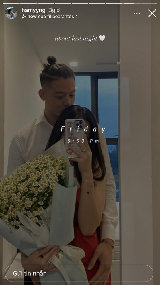 Hà My là nàng hot girl được quan tâm thời gian qua, ngày Lễ Tình nhân, cô được Trí Thịt Bòa tặng bó hoa cùng buổi tối lãng mạn.