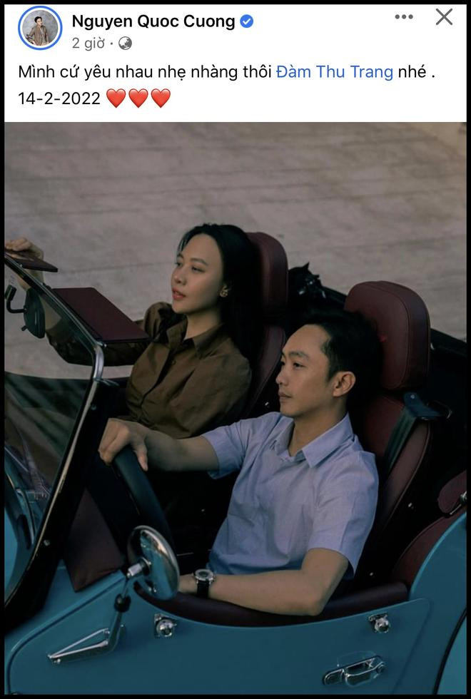 Vợ chồng Cường Đô La - Đàm Thu Trang rủ nhau đăng ảnh tình bể bình với caption có nội dung na ná nhau. Không biết Valentine năm nay nhà đại gia phố núi có món quà chơi trội nào không?