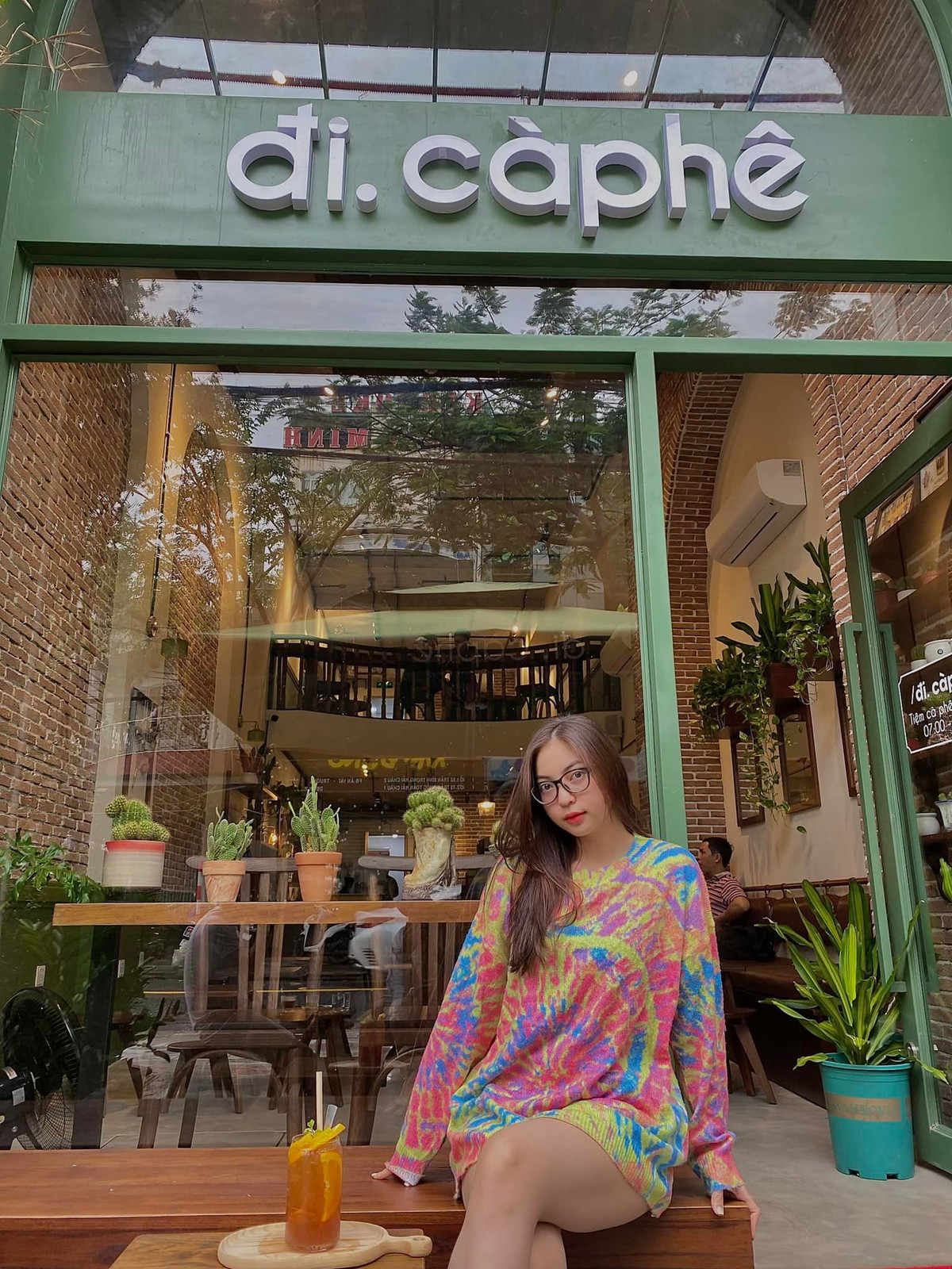 Sau đám hỏi, Nhật Lê cũng rất khi khoe hình ảnh về nửa kia. Ảnh: Tổng hợp