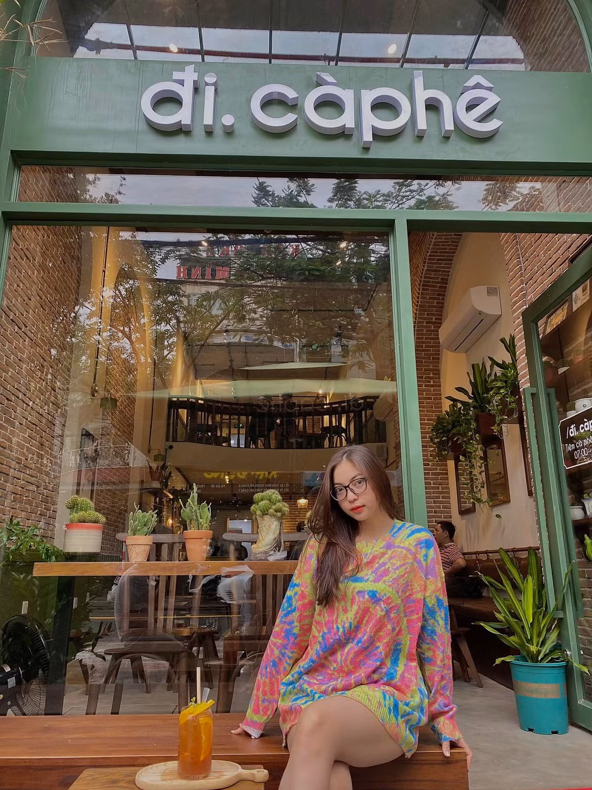 Sau đám hỏi, Nhật Lê cũng rất khi khoe hình ảnh về nửa kia. Ảnh: Tổng hợp