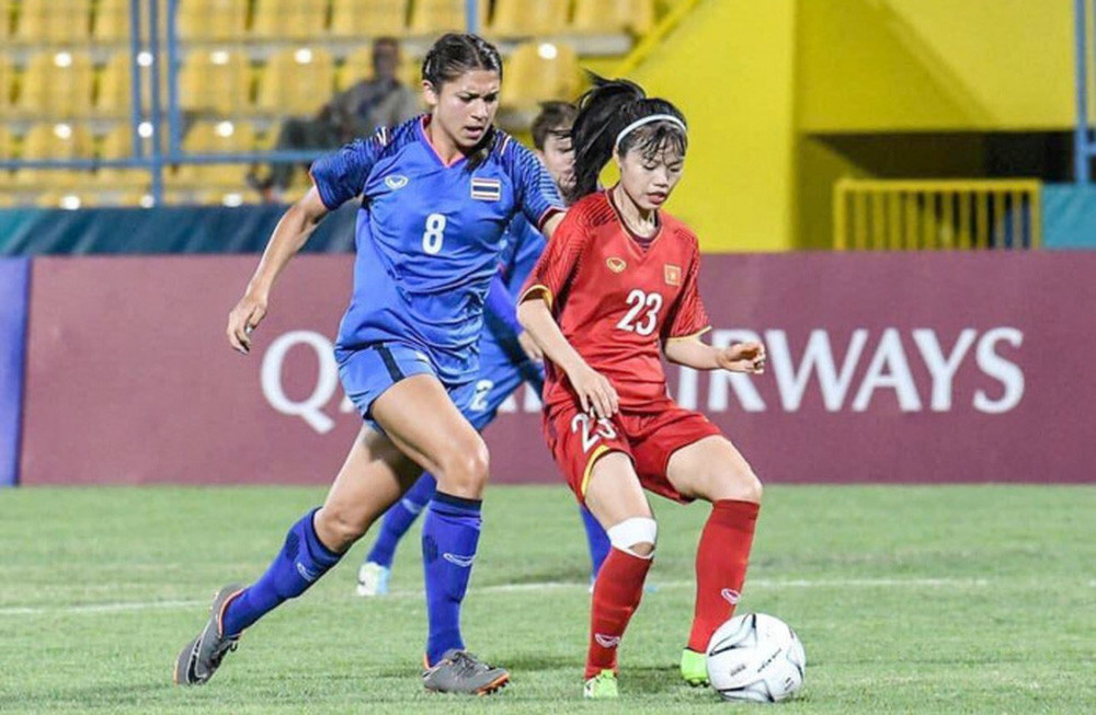 Năm 2018, nữ cầu thủ từng quyết định giải nghệ để kết hôn với tiền vệ Hồ Ngọc Thắng (CLB Phú Thọ). Nhiều người không khỏi tiếc nuối cho cô nàng vì chính lúc này sự nghiệp rực rỡ nhất.