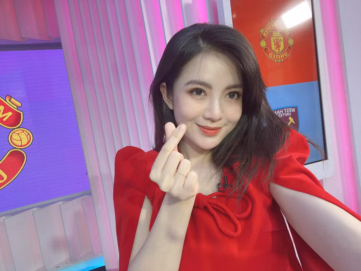 Hiện tại, bà mẹ hai con là MC - BTV ở đài truyền hình. Được biết đến với danh xưng hot girl M.U xong ở thời điểm hiện tại, 9X muốn mọi người gọi cô với danh xưng MC - BTV hơn.