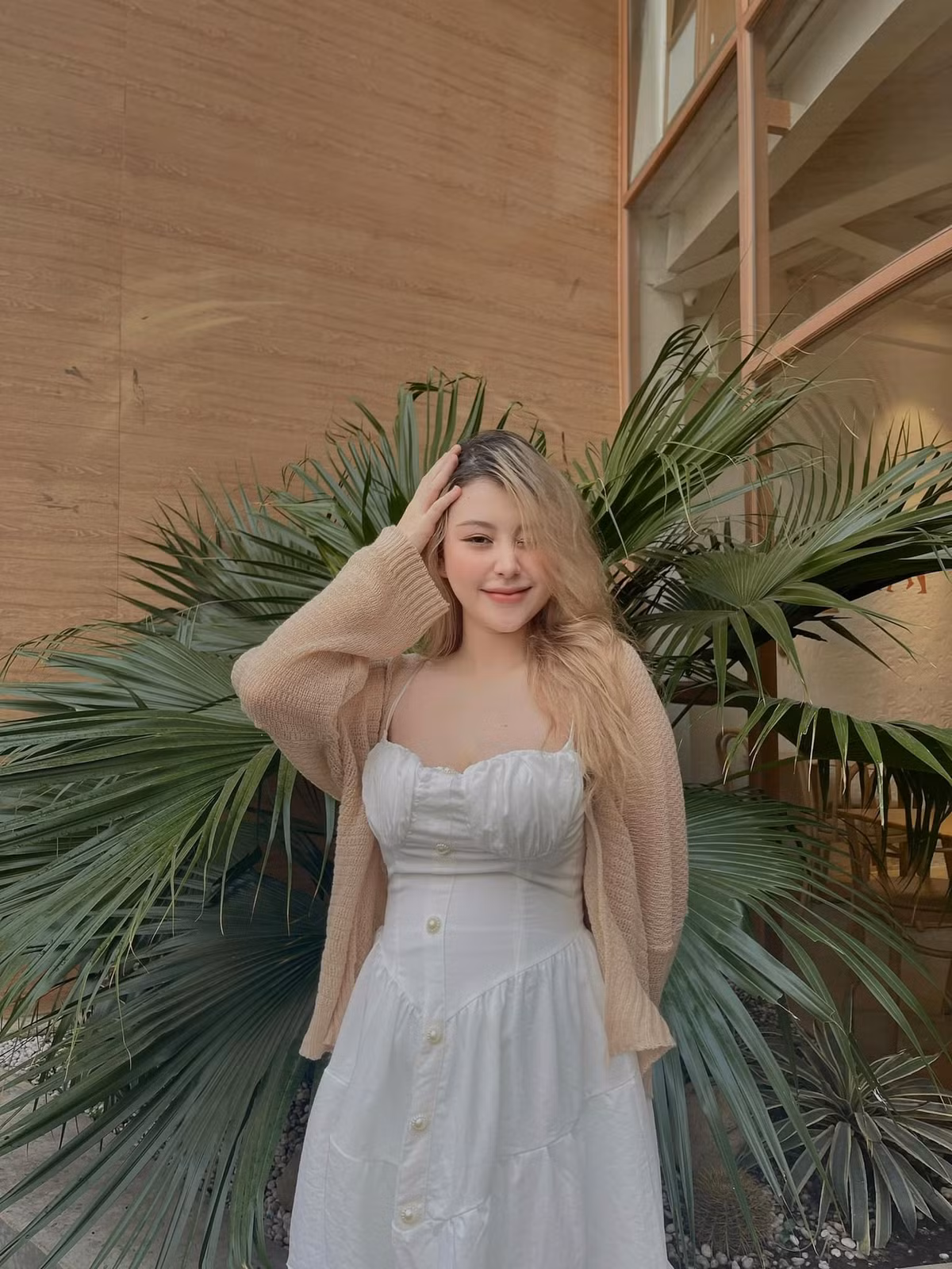 Cô được nhận xét là sở hữu vẻ đẹp "lệch chuẩn" với vóc dáng phổng phao, mũm mĩm.