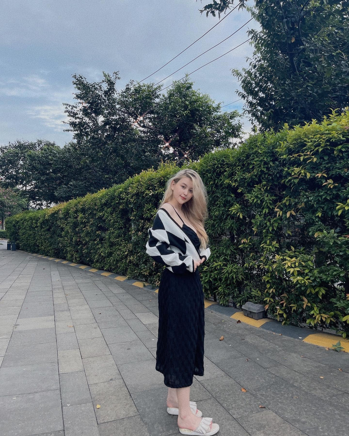 Được biết, hotgirl Sunna đã bắt đầu bén duyên với nghề mẫu ảnh từ năm lên 4 tuổi.