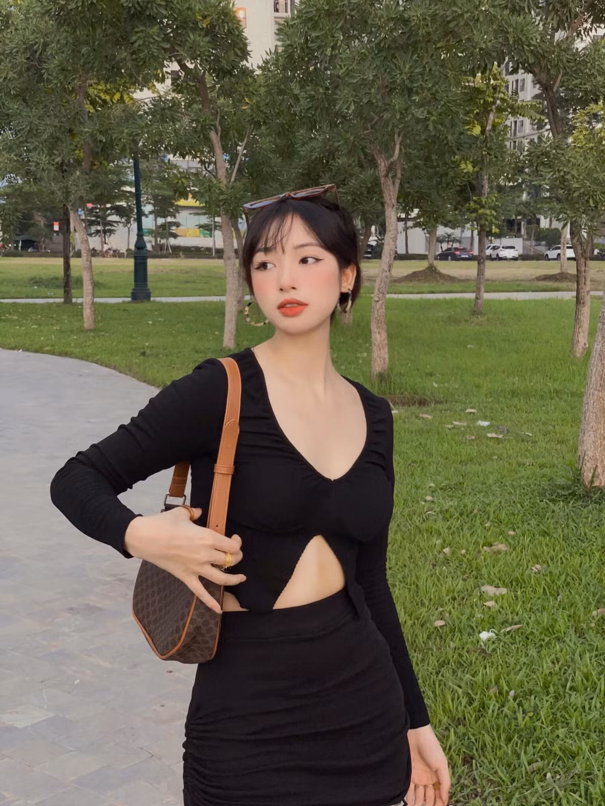 Mỗi bức ảnh nữ sinh Hà thành đăng tải đều nhận về lượt tương tác cực "khủng" từ cộng đồng mạng.