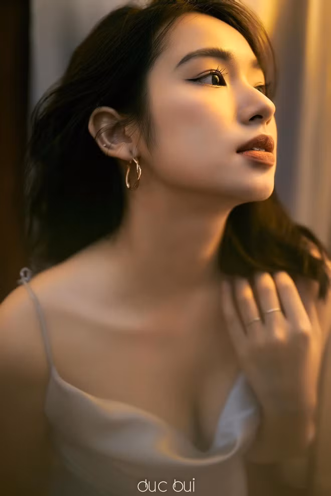 Cô nhận được sự chú ý "thả tim" từ phía cư dân mạng khi những hình ảnh xinh xắn của cô xuất hiện trên diễn đàn chuyên về trai xinh gái đẹp châu Á. Ảnh: FBNV