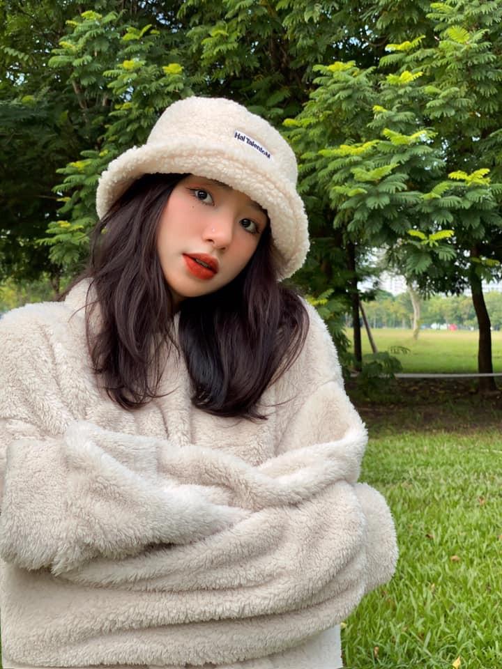 Nhờ ngoại hình nổi bật nên Hồng Sang đã nhận được sự chú ý từ đông đảo các bạn trẻ yêu thời trang.