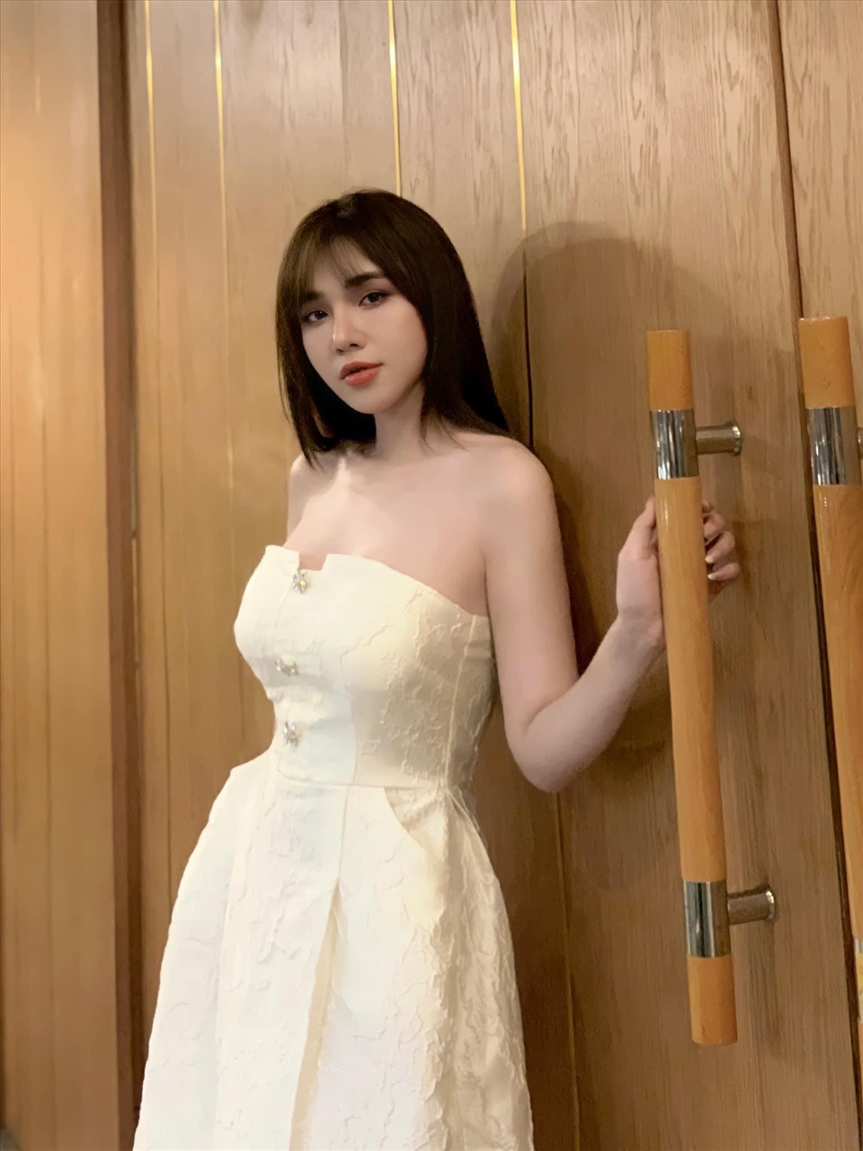 Bạn gái Hoàng Đức sở hữu gương mặt thanh tú, làn da trắng cùng nụ cười tươi tắn. Cô cũng là một "hot-girl" nổi tiếng trên mạng xã hội.