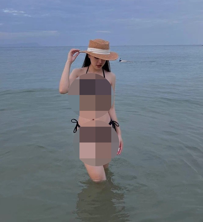 Mới đây, Thảo Trang khiến netizen đứng ngồi không yên khi khoe hình ảnh diện bikini nóng bỏng trong chuyến du lịch. Sở hữu body với 3 vòng đạt tỷ lệ vàng, cô nàng càng gây sức hút nhiều hơn.