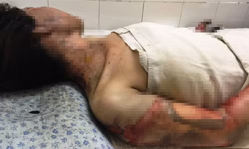 Tinh tiet khong ngo vu doi nam nu chay den trong phong-Hinh-2