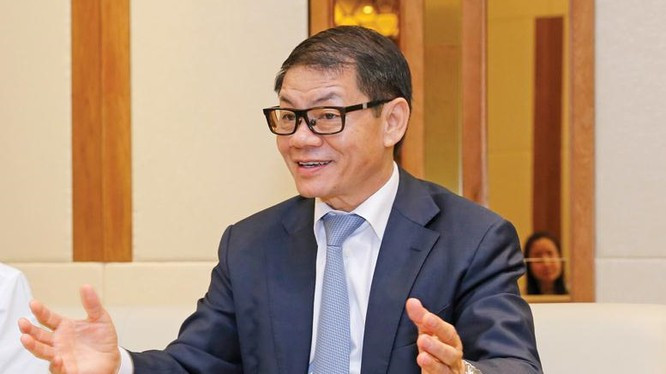 “Vua ca” Hung Vuong: Ong Tran Ba Duong ban, Nguyen Phuc Thinh mua... van THACO?