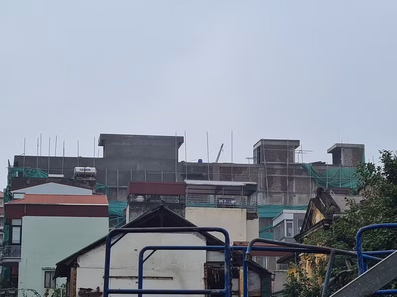 Cong trinh “choc thung” quy hoach o phuong Cua Nam xu ly ra sao?-Hinh-2