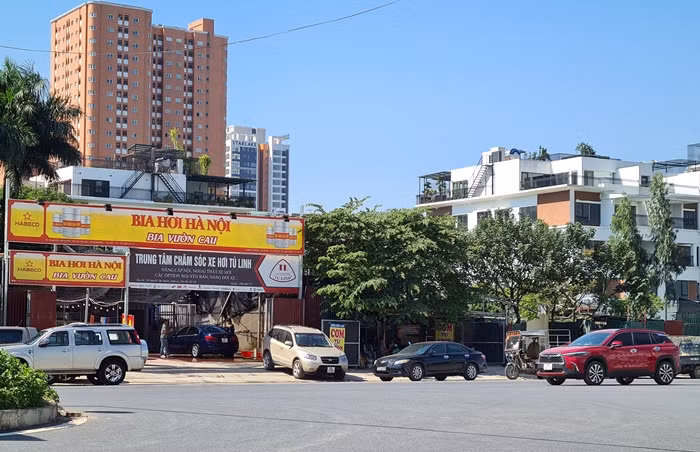 Những quán bia, bãi rửa xe ô tô "mọc" trái phép vẫn ngang nhiên hoạt động mà không thấy bị cơ quan chức năng xử lý?