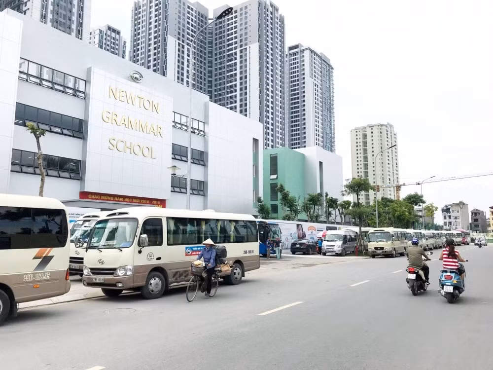 39 HS khong duoc an ban tru vi phu huynh khieu nai: Truong Newton noi gi?-Hinh-2