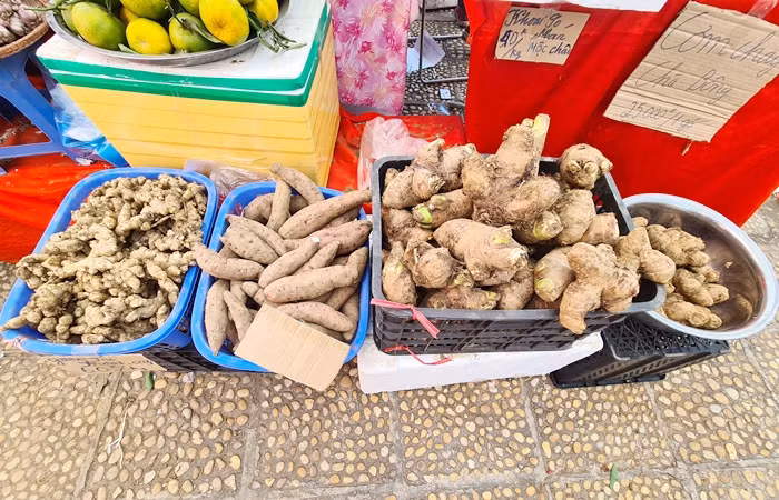 Những sản phẩm nông sản dân dã nhất được đưa đến hội chợ.