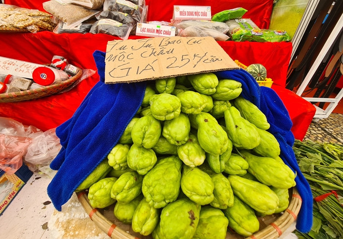 Su su bao tử sạch được bày bán ở gian hàng HTX cực chiến binh Mộc Châu.