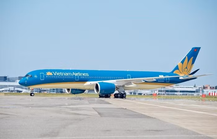 Hanh khach cham lua tren may bay Vietnam Airlines co the bi xu phat ra sao?