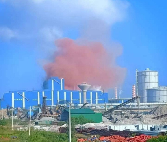 Sap nha xuong thep Hoa Phat - Dung Quat... Bao lan lum xum, tai nan?-Hinh-3