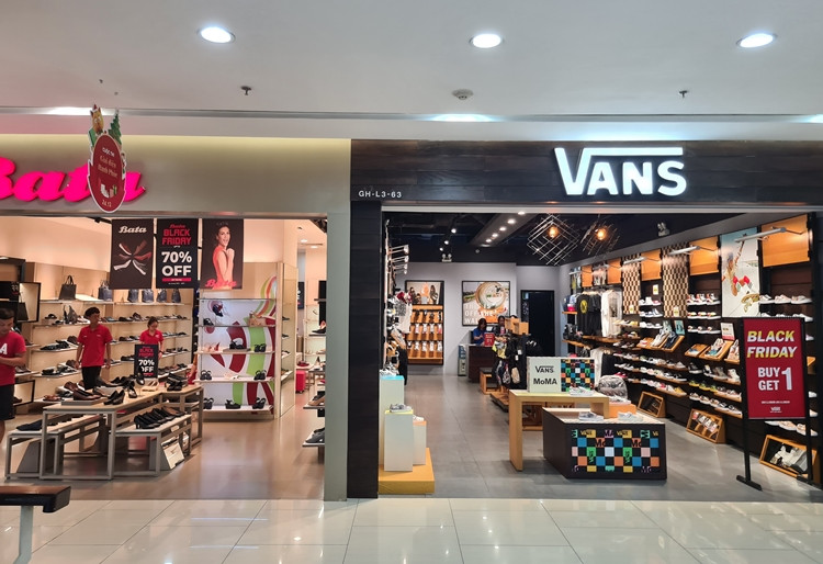 Khung cảnh vắng vẻ trong ngày Black Friday.