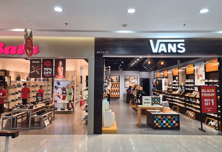 Khung cảnh vắng vẻ trong ngày Black Friday.