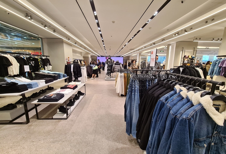 Năm nay, ZARA chỉ giảm giá một số sản phẩm nhất định.