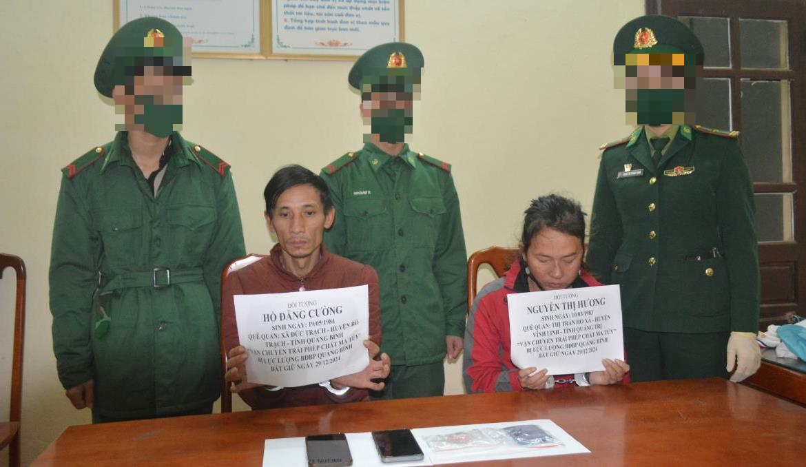 Bắt 3 đối tượng vận chuyển trái phép chất ma túy ở Quảng Bình Bat 3 doi tuong van chuyen trai phep chat ma tuy o Quang Binh