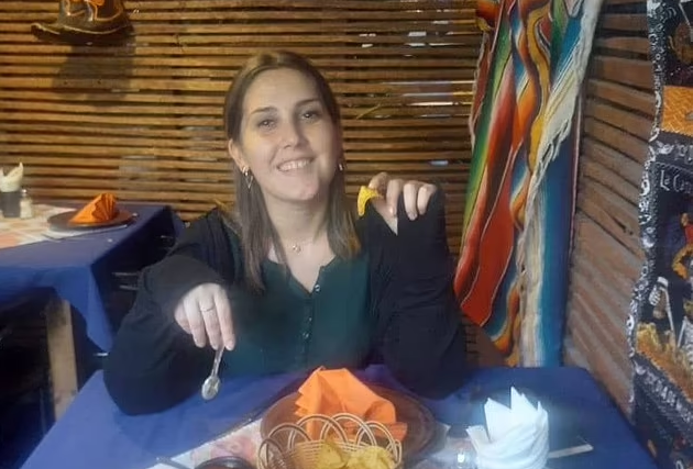 Đang đi bộ cùng chồng, vợ bất ngờ bị sét đánh tử vong Dang di bo cung chong, vo bat ngo bi set danh tu vong