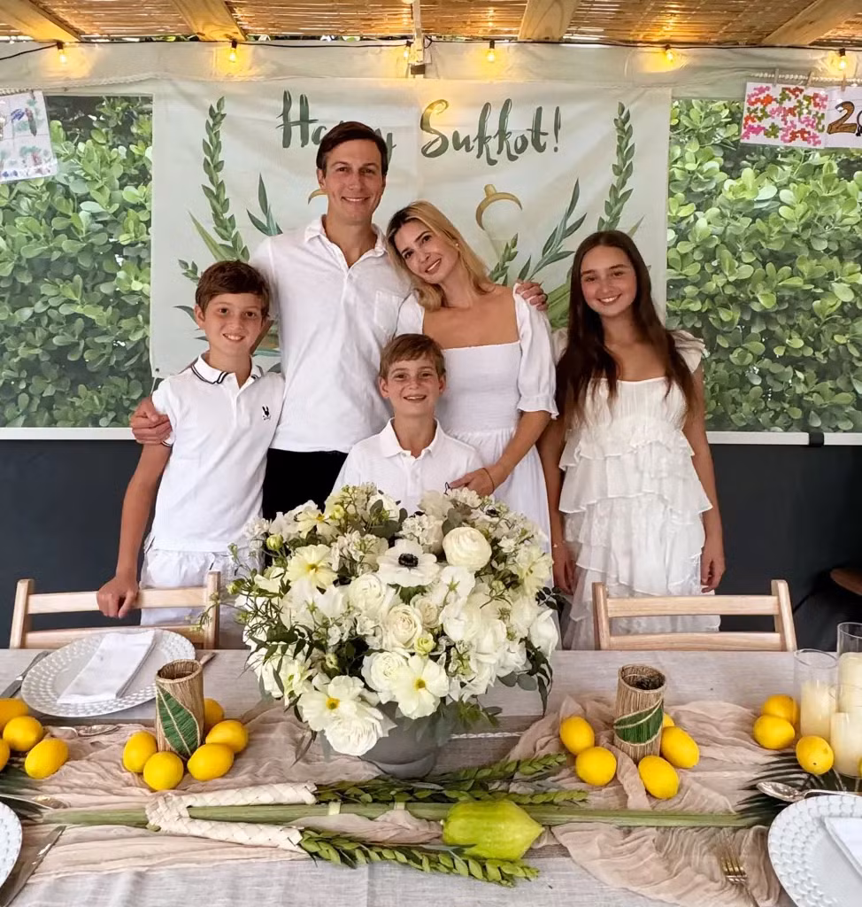 Ái nữ từng làm cố vấn cho ông Trump, cuộc sống hiện ra sao? - Hình 3 Ai nu tung lam co van cho ong Trump, cuoc song hien ra sao?-Hinh-3