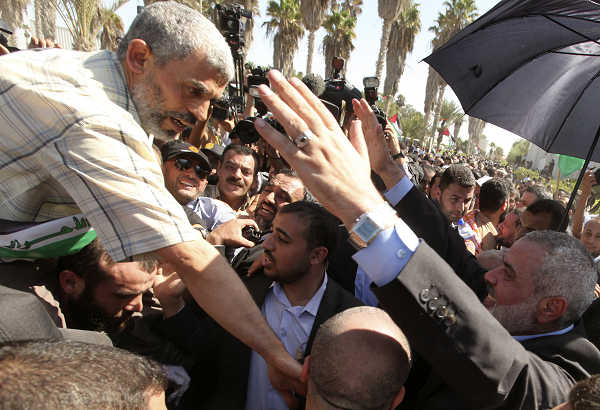 Yahya Sinwar từng bị Israel bắt giữ 3 lần, vào các năm 1982, 1985 và 1988. Năm 1998, ông bị kết án tù chung thân với cáo buộc là chủ mưu vụ bắt cóc và sát hại 2 binh sĩ Israel. Ảnh: Reuters.