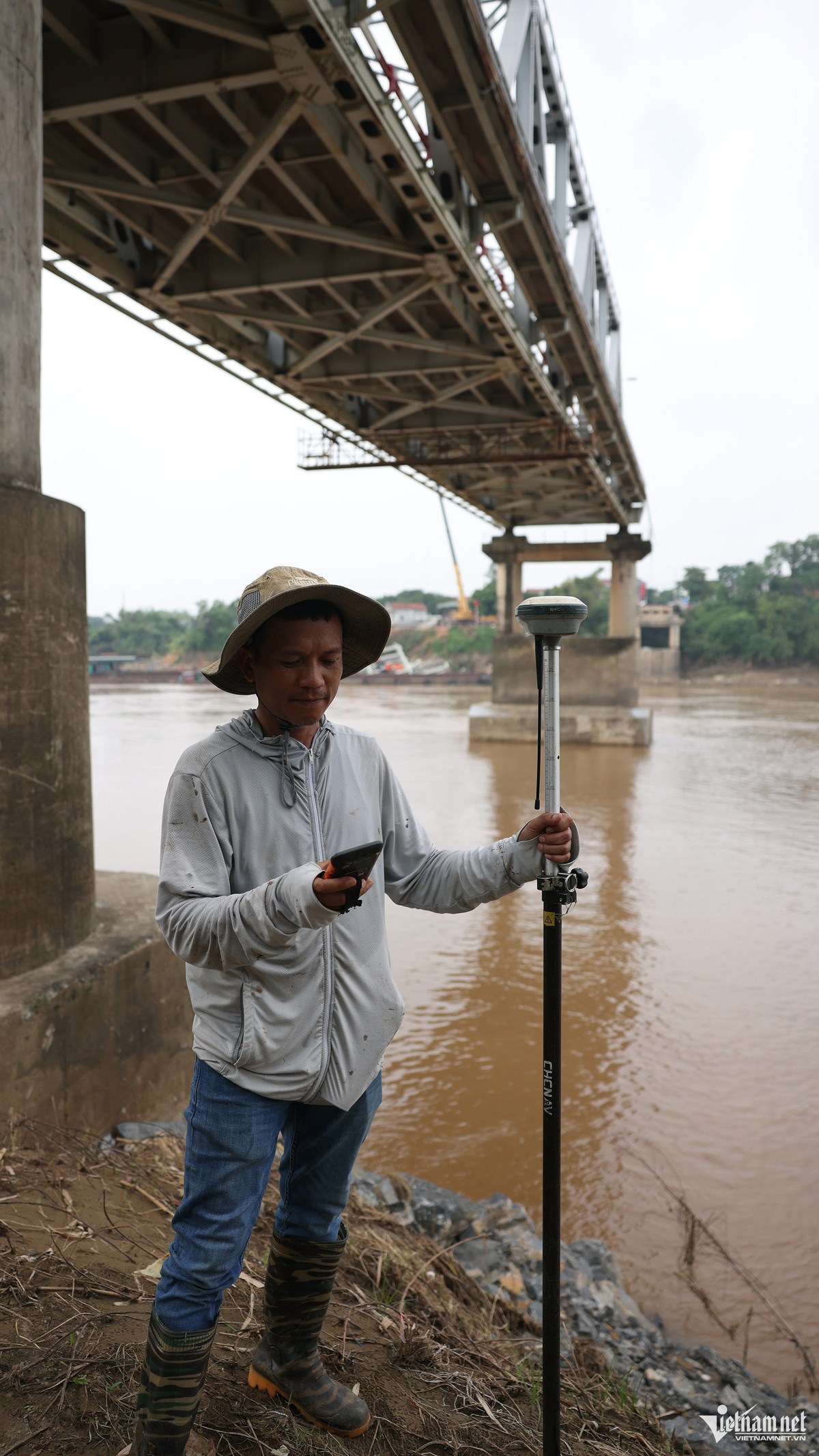 Nước sông Hồng hạ thấp 6m, Phú Thọ lên phương án dỡ cầu Phong Châu - Hình 5 Nuoc song Hong ha thap 6m, Phu Tho len phuong an do cau Phong Chau-Hinh-5