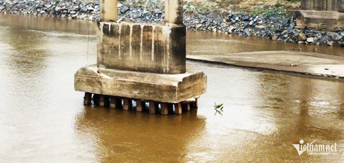 Nước sông Hồng hạ thấp 6m, Phú Thọ lên phương án dỡ cầu Phong Châu - Hình 3 Nuoc song Hong ha thap 6m, Phu Tho len phuong an do cau Phong Chau-Hinh-3