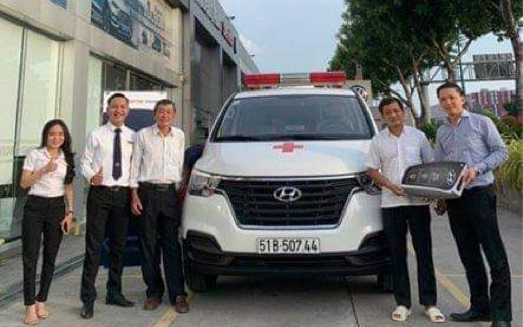 Ong Doan Ngoc Hai ban xe co, ao dau lam tu thien: Co doanh nghiep ngo y mua-Hinh-2