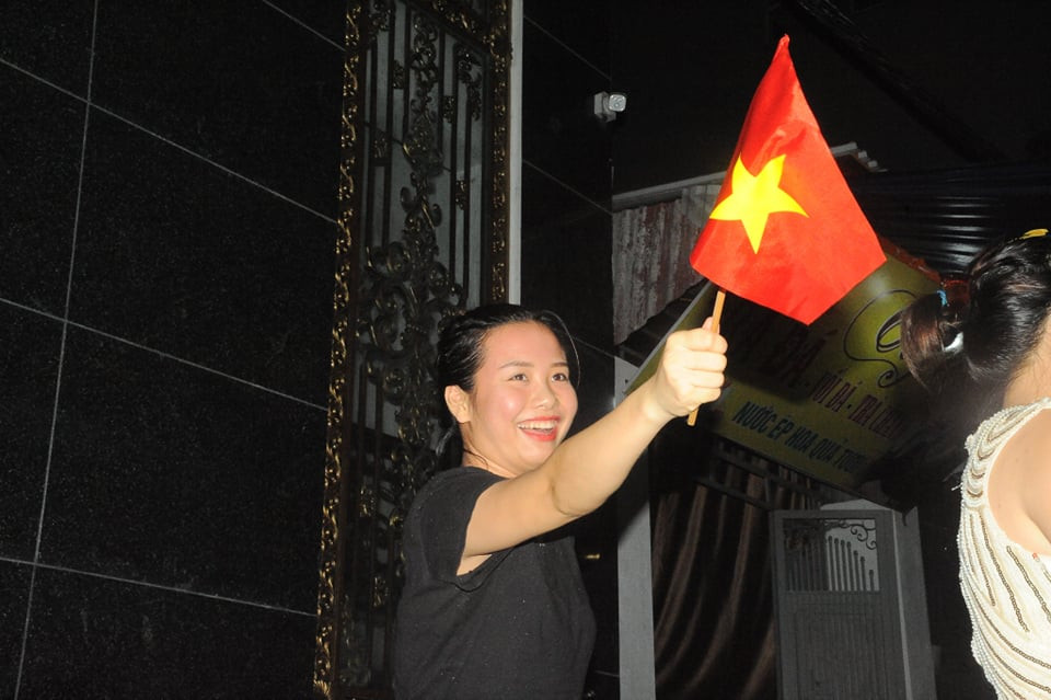 Báo cáo của Sở Y tế và CDC Hải Dương, đến nay tình hình dịch Covid-19 tại địa phương cơ bản được kiểm soát. Ngày 31/8, UBND tỉnh Hải Dương đã ban hành quyết định nới lỏng giãn cách xã hội ở TP Hải Dương, cho phép các phương tiện vận tải công cộng và một số dịch vụ như quán ăn hoạt động trở lại... Các chốt kiểm dịch tại TP Hải Dương dừng hoạt động từ 22h ngày 31/8.