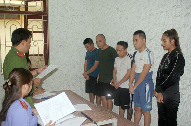 Khoi to Dung “troc” to chuc su dung trai phep chat ma tuy: Vi sao du luan bat ngo?