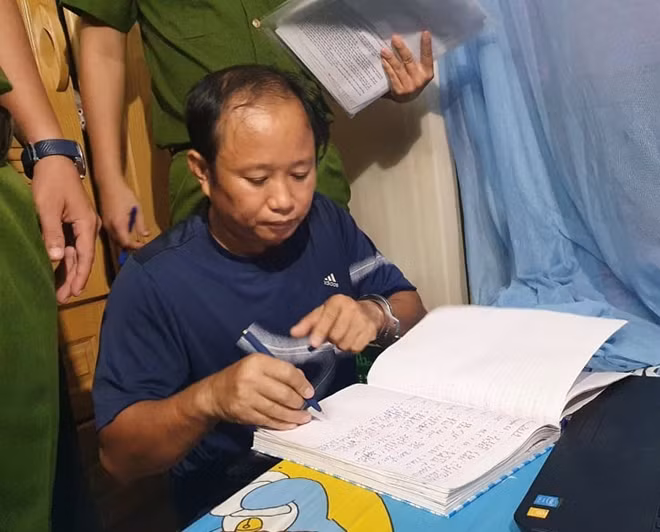 Duong day danh bac 3000 ty o Da Nang: Web do den, chieu tro chu bac-Hinh-2