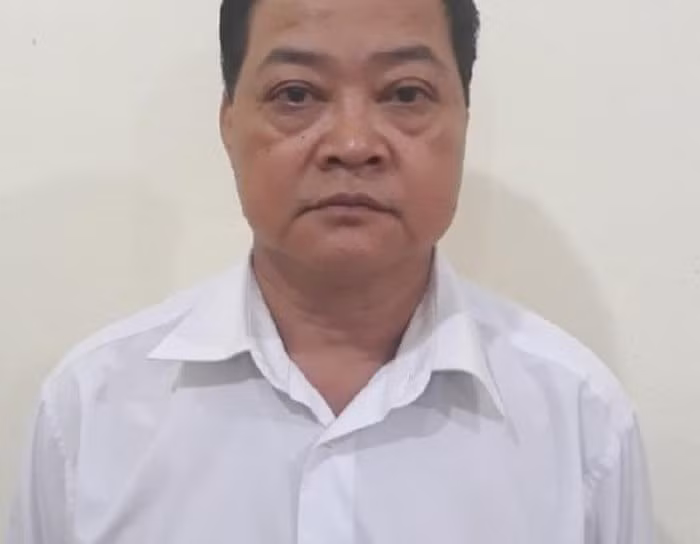 Hieu pho cung giao vien o Bac Kan su dung ma tuy ngay tai truong