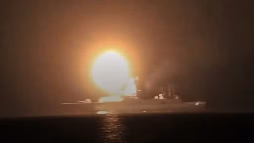 Bên cạnh đó tầm bắn của tên lửa Zircon cũng sẽ đạt tới con số không tưởng là 800 - 1.000 km, gấp khoảng gần 2 lần so với những loại tên lửa chống hạm tầm xa lợi hại nhất hiện nay