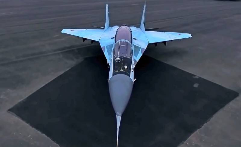 Đây là cách chiếc máy bay phản lực xuất hiện với các mã "1.42", "1.44" và "1.46". Sau khi Liên Xô tan rã, mọi công việc bị đình chỉ, và không quân Nga nhanh chóng loại bỏ tất cả các loại MiG-23, MiG-27 và Su-17 một động cơ hiện có.