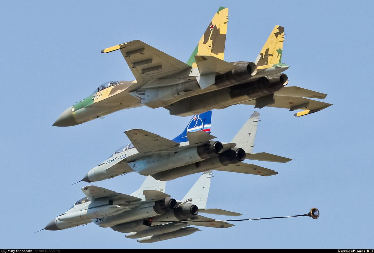 Điều này cho thấy Rostec đang tham gia vào một dự án ít phức tạp hơn, được tối ưu hóa cho xuất khẩu, giống như máy bay JF-17 (FC-1) của Trung Quốc - Pakistan, được các nhà báo đặt cho biệt danh là MiG-21 của thế kỷ XXI.