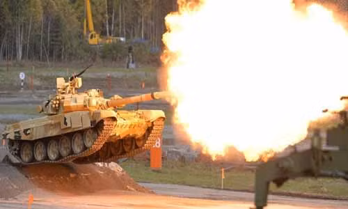 Hiện vẫn chưa rõ phiên bản xe tăng chủ lực T-90 mà Ấn Độ lựa chọn cho lần này. Tuy nhiên trong trường hợp New Delhi lựa chọn phiên bản T-90MS, tổng giá trị hợp đồng sẽ lên tới gần 3 tỷ USD. Nguồn ảnh: Pinterest.