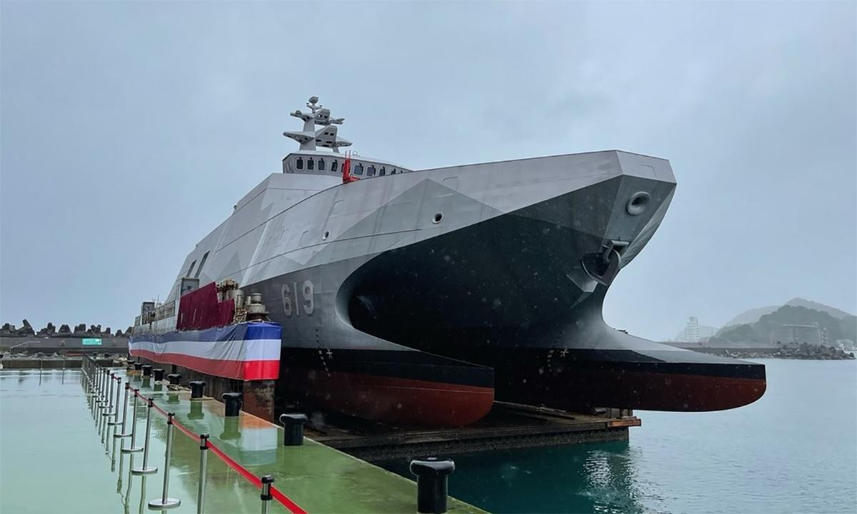 Giới phân tích quân sự Trung Quốc cho rằng chiến hạm Đà Giang có kích thước và lượng giãn nước nhỏ nhưng lại nhồi nhét quá nhiều vũ khí, khiến chúng không thể mang những hệ thống radar lớn để phát hiện mục tiêu và dẫn bắn tên lửa ở khoảng cách xa.