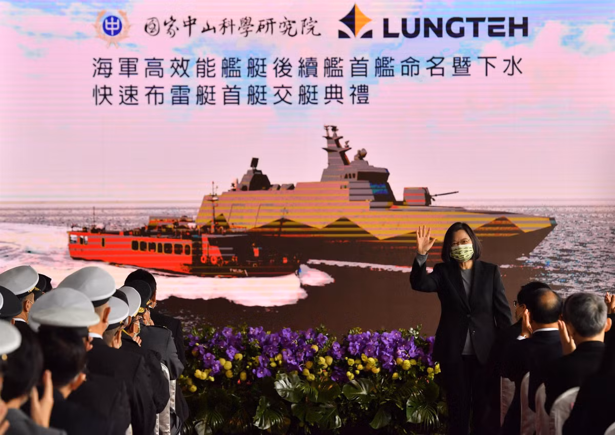 Đài Loan dự kiến biên chế ít nhất 6 tàu lớp Tháp Giang trước năm 2023 và chế tạo thêm 5 tàu sau đó, nhằm cải thiện năng lực tác chiến phi đối xứng.