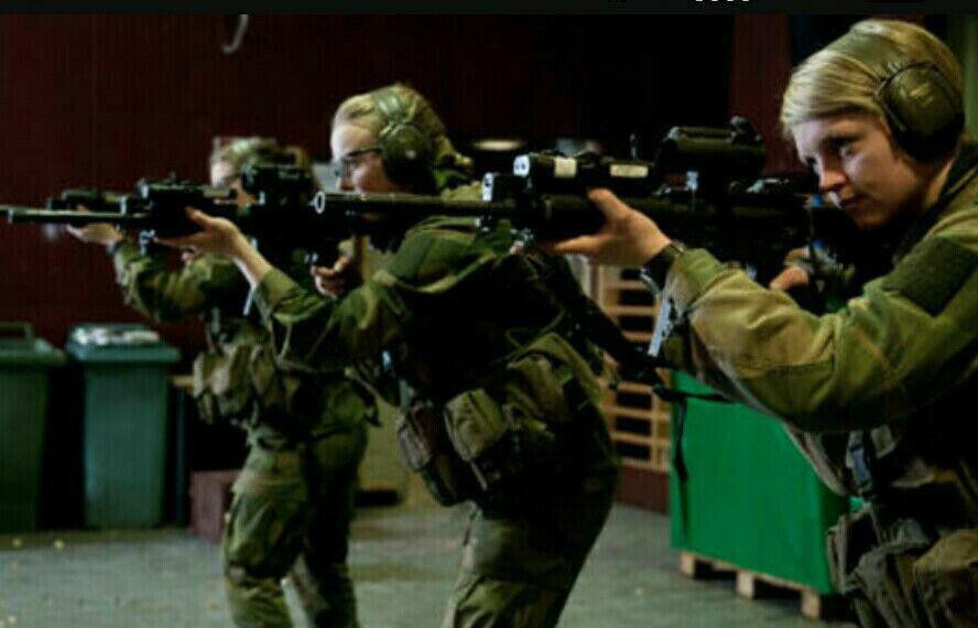 Thông thường các lực lượng đặc nhiệm toàn là các nam binh sĩ, tuy nhiên lực lượng đặc nhiệm Hunter Troop lại toàn các nữ binh sĩ. Lực lượng này được thành lập sau khi các quốc gia NATO tham gia chiến sự tại Afghanistan.